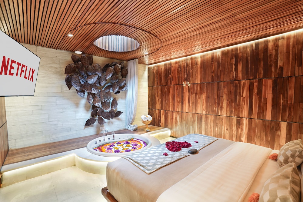 Suite Room - Photo 5