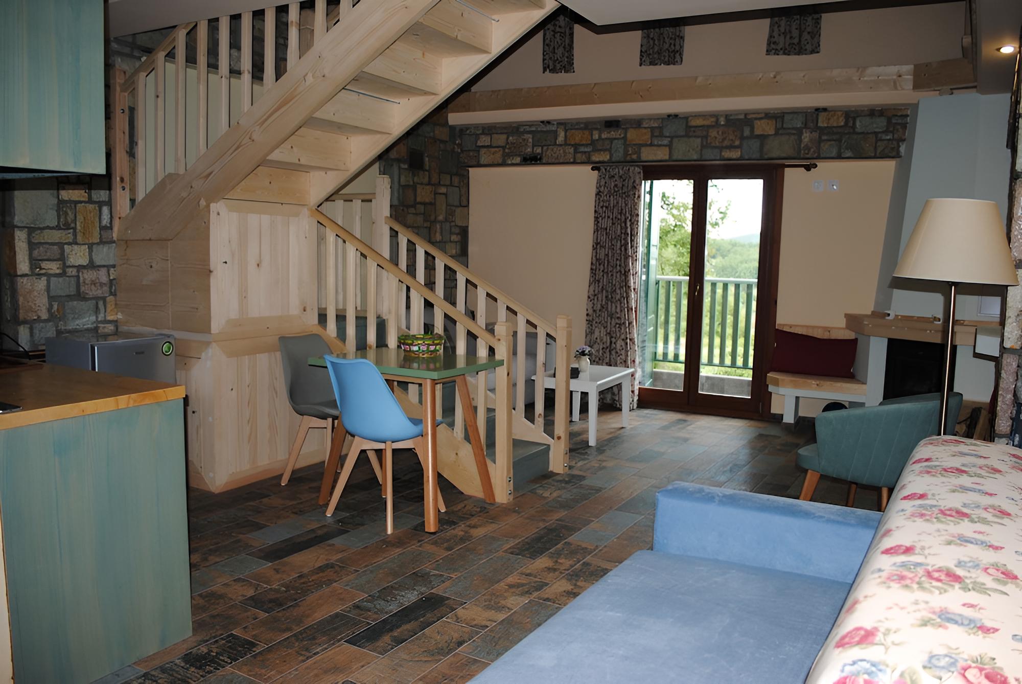 Traditional House, 1 Bedroom, Private Pool, Lake View photo 2