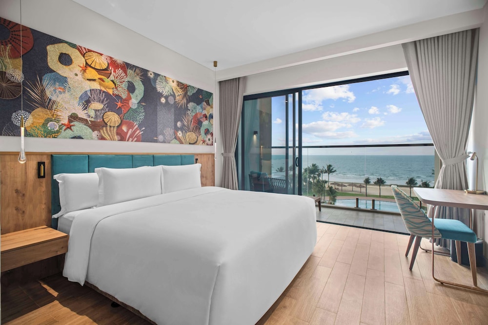Suite, 1 Bedroom - Photo 3