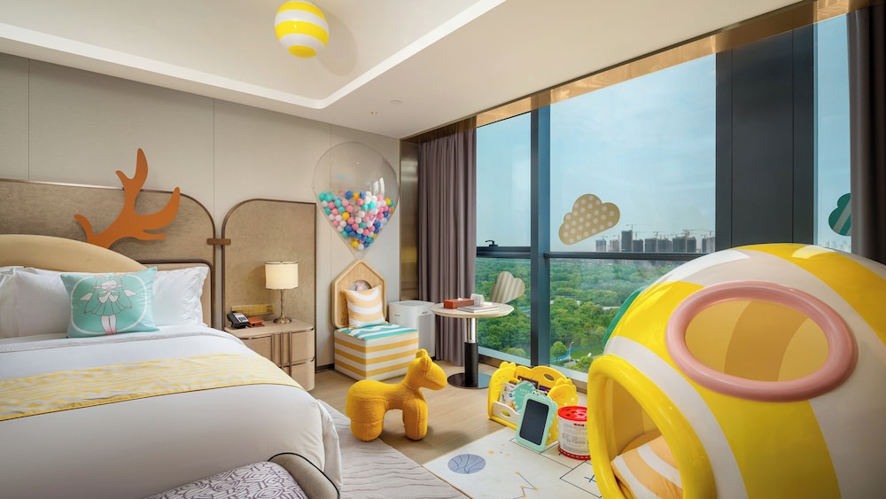 Classic Room, 1 King Bed (Kids Theme)