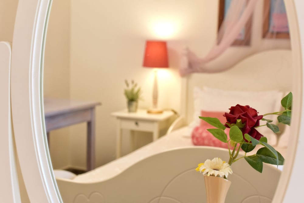 Deluxe Room, Bathtub - Photo 7