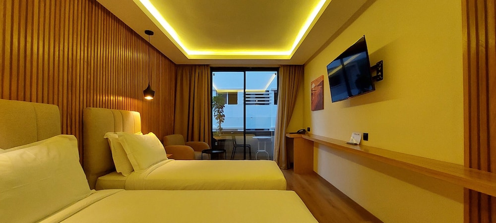 Standard Twin Room - Photo 4