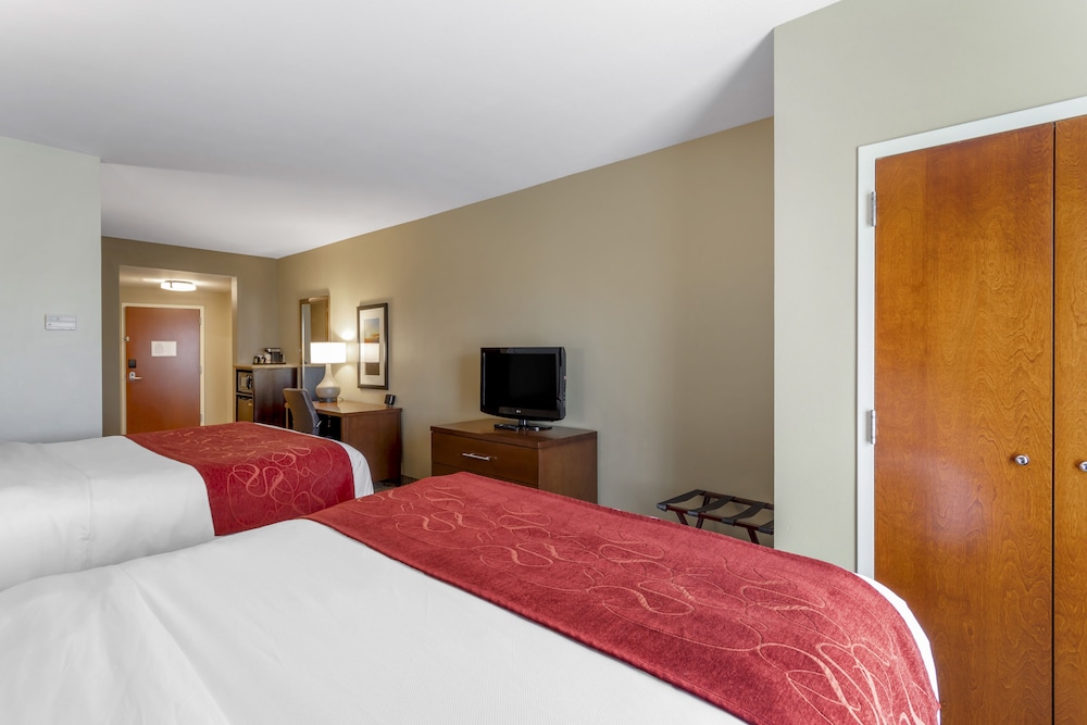 Suite, Multiple Beds, Non Smoking photo 3