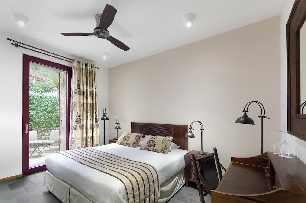 Standard Double Room - Photo 6
