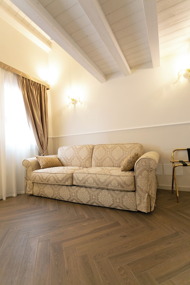 Deluxe Quadruple Room photo 2