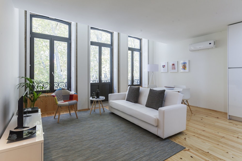 Premium Apartment, Balcony, City View
