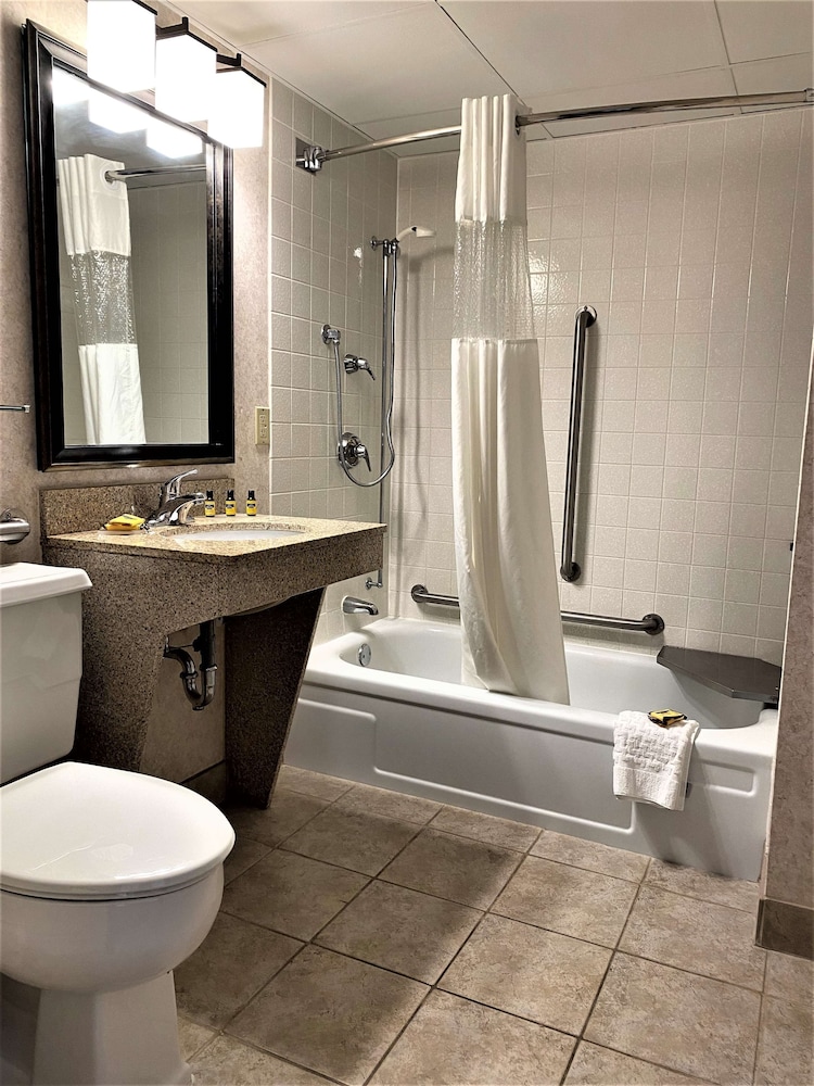 Standard Room, 2 Queen Beds, Accessible, Bathtub - Photo 8