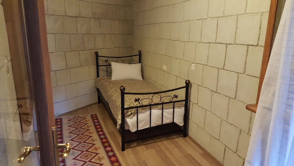 Classic Single Room