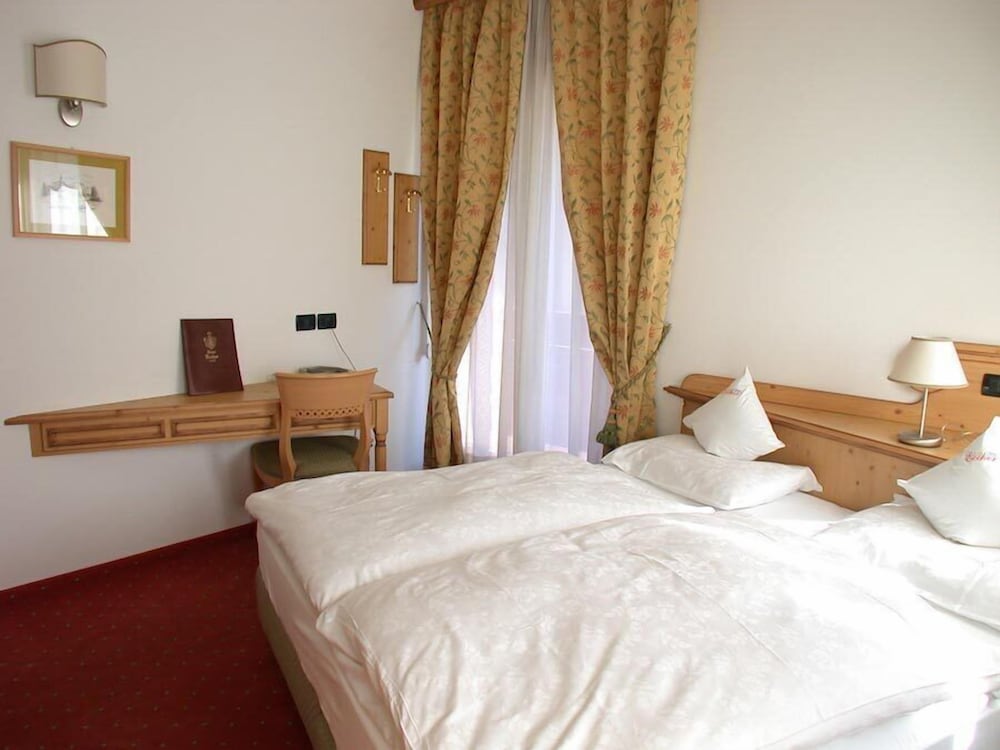 Double Room - Photo 5