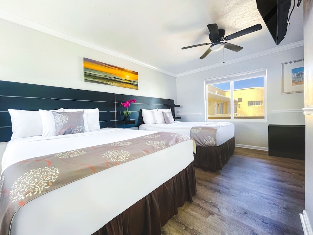 Deluxe Room, 2 Queen Beds