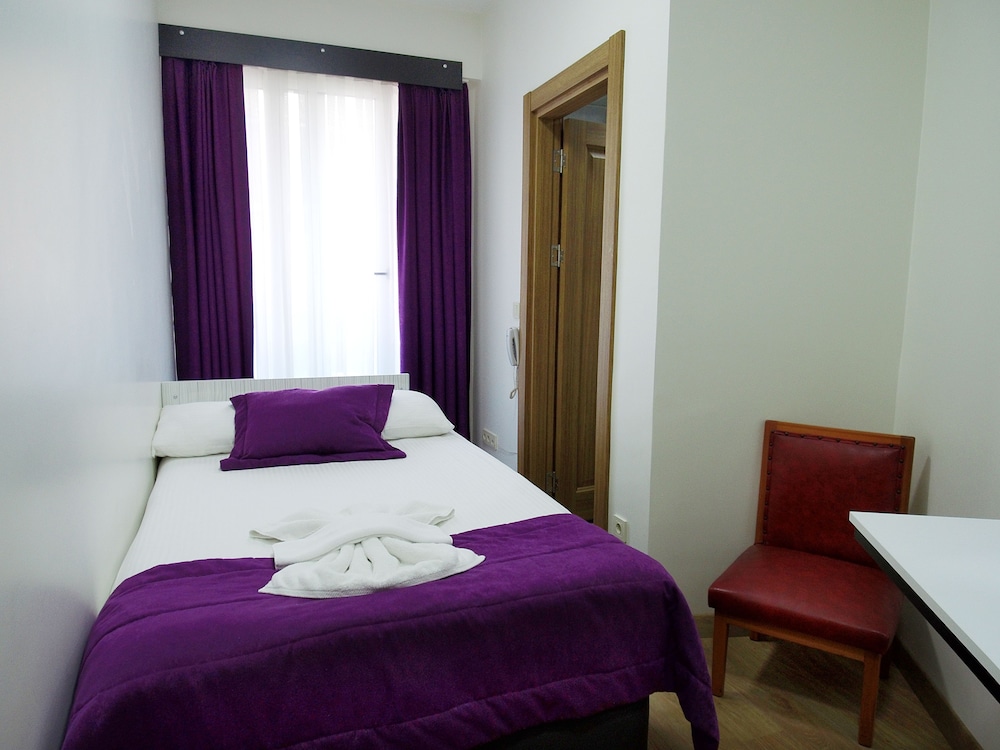 Single Room photo 1