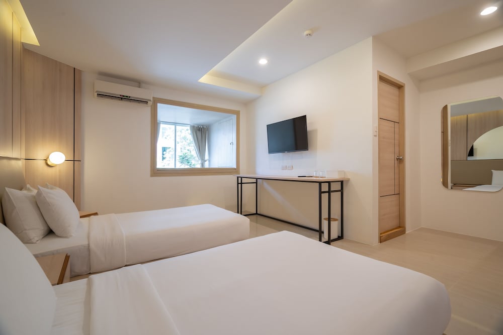 Superior Double or Twin Room - Photo 8
