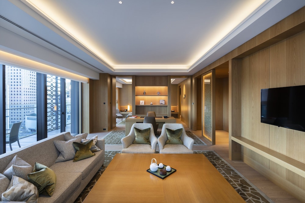 Heritage Suite Twin Balcony (Breakfast & Club Lounge Access) 120sqm