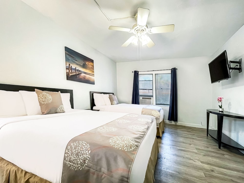 Deluxe Room - Photo 5