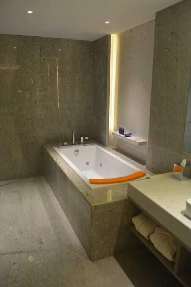 Suite, 1 King Bed, City View (07Vivanta)