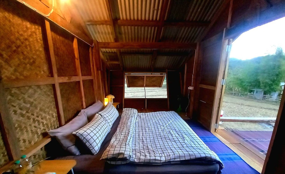 Basic Bungalow photo 1