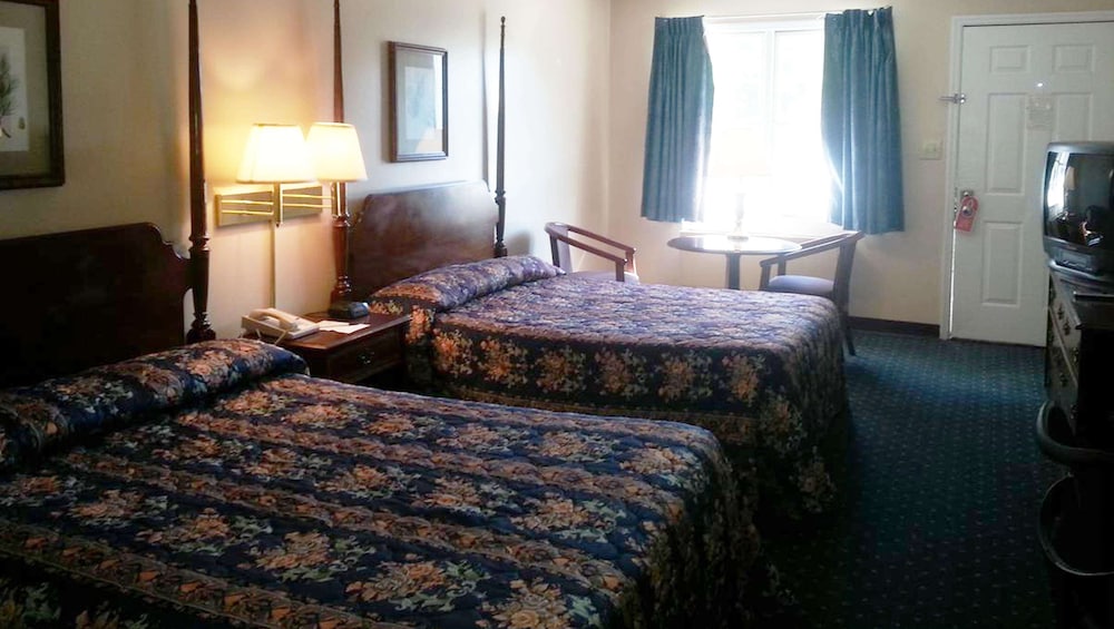 Room, 2 Double Beds, Smoking - Photo 5