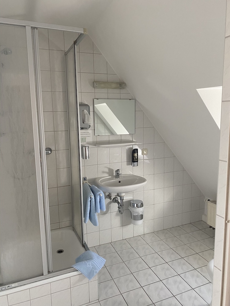 Economy Single Room, 1 Twin Bed photo 3