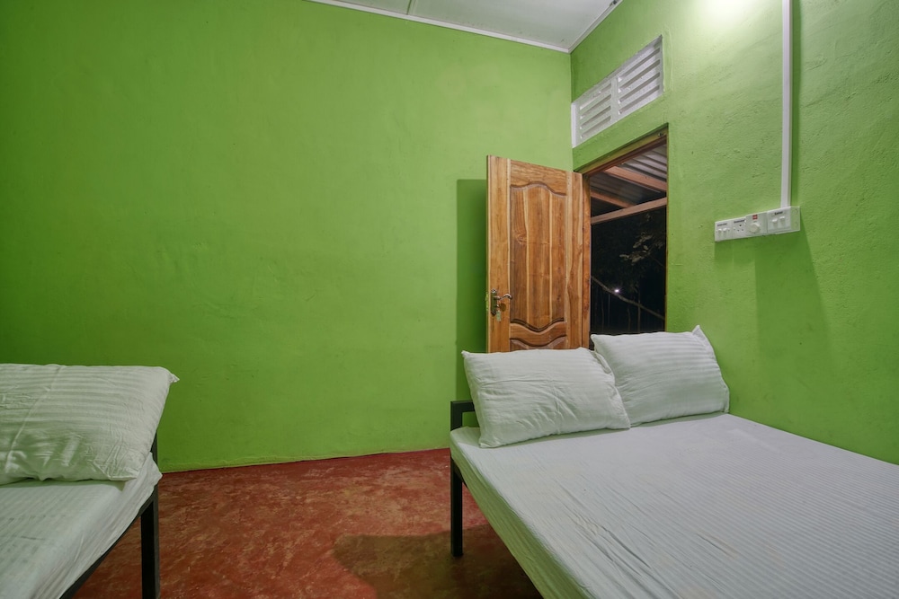 Basic Double Room photo 2