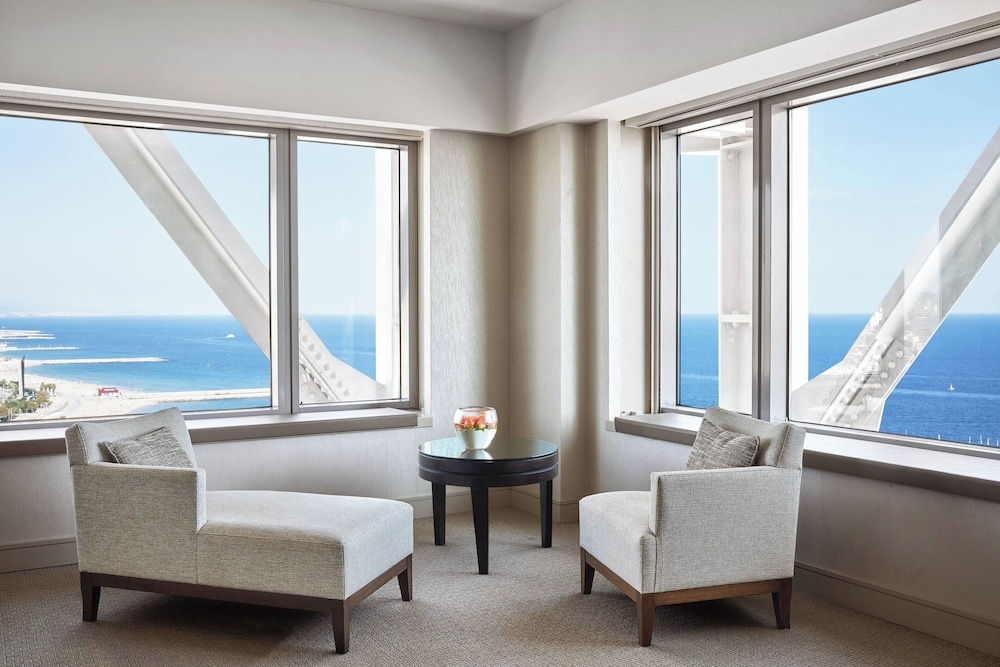 Suite, 1 Bedroom, Corner (Horizon Suite, sea view)