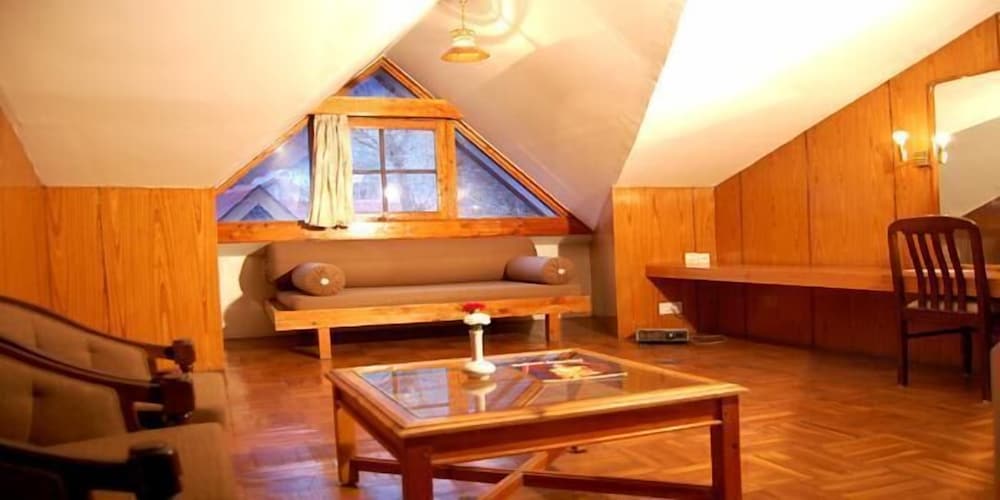 Suite - Photo 4
