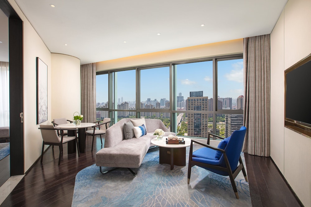 Suite, 1 Bedroom, Club Lounge Access (Dining Area)