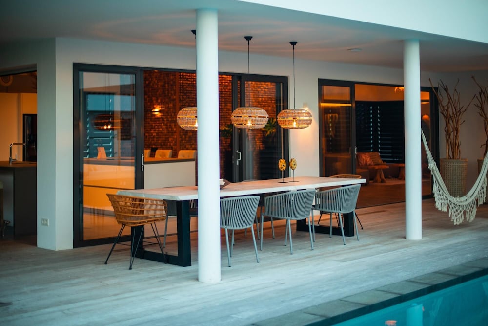 Villa photo 2