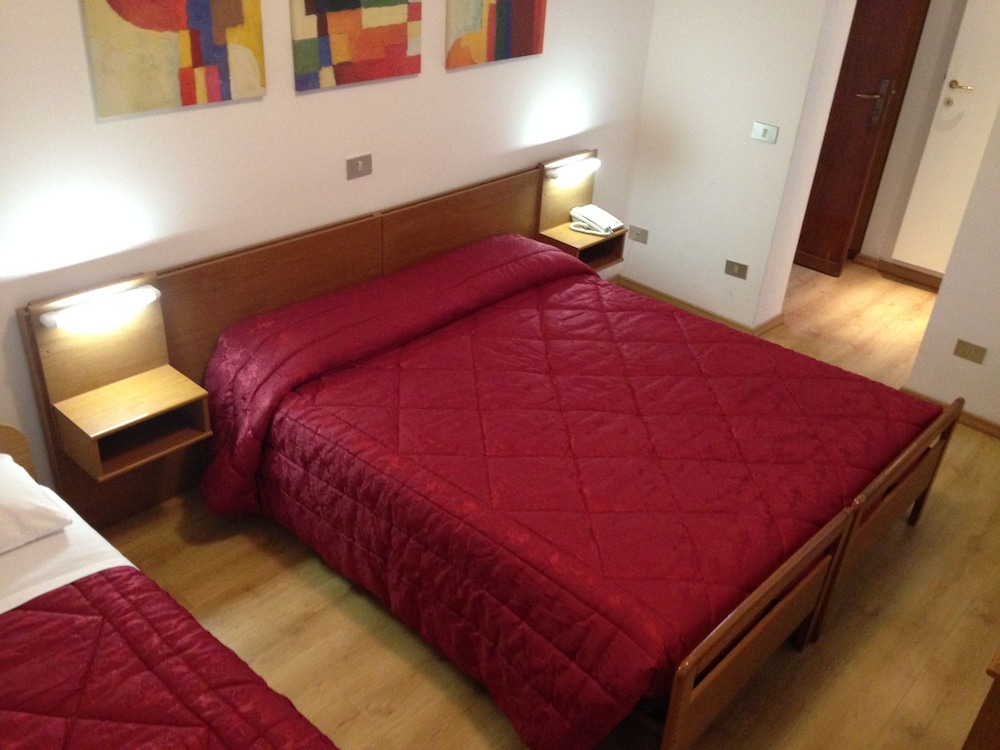 Triple Room photo 2
