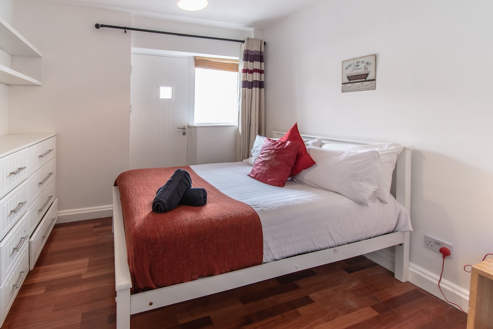 City Apartment, Multiple Beds, City View