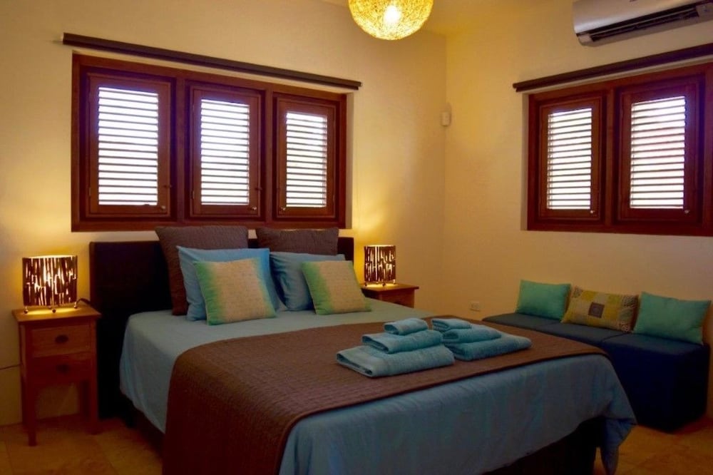 Villa photo 1