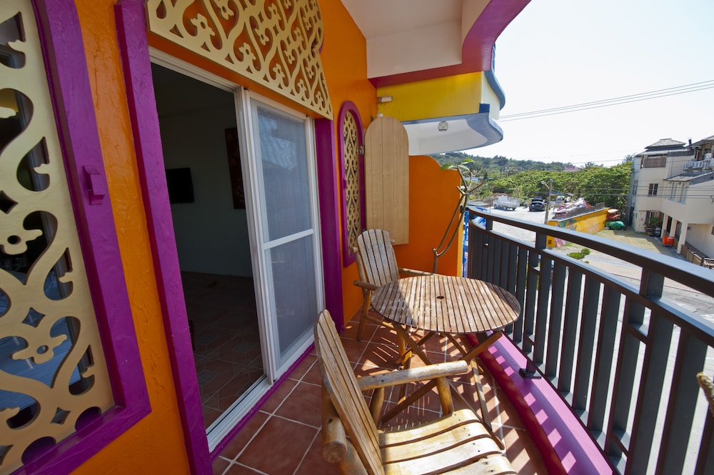 Sea view Quadruple Room - Photo 4