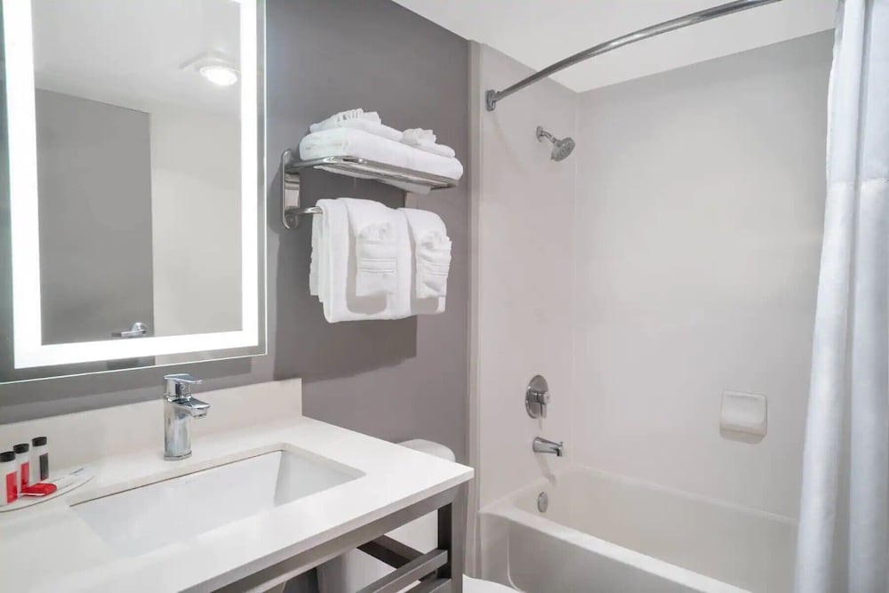 Suite, 2 Double Beds, Non Smoking photo 3