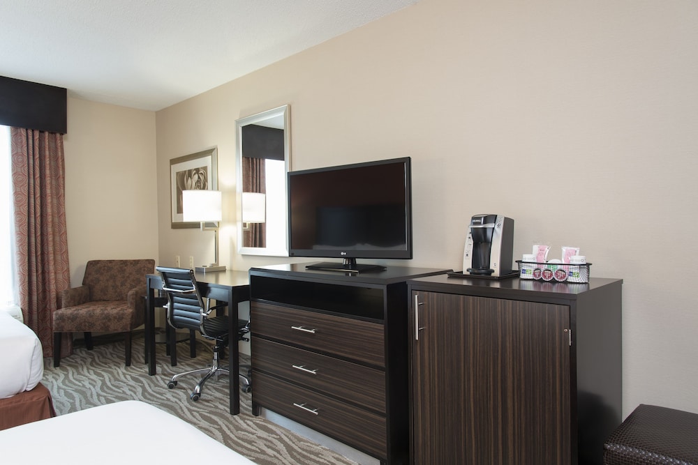Suite, Multiple Beds - Photo 4