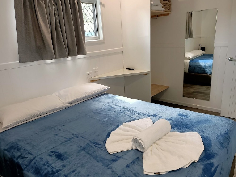 Standard 1 Bedroom Accessible Cabin - S6 photo 2