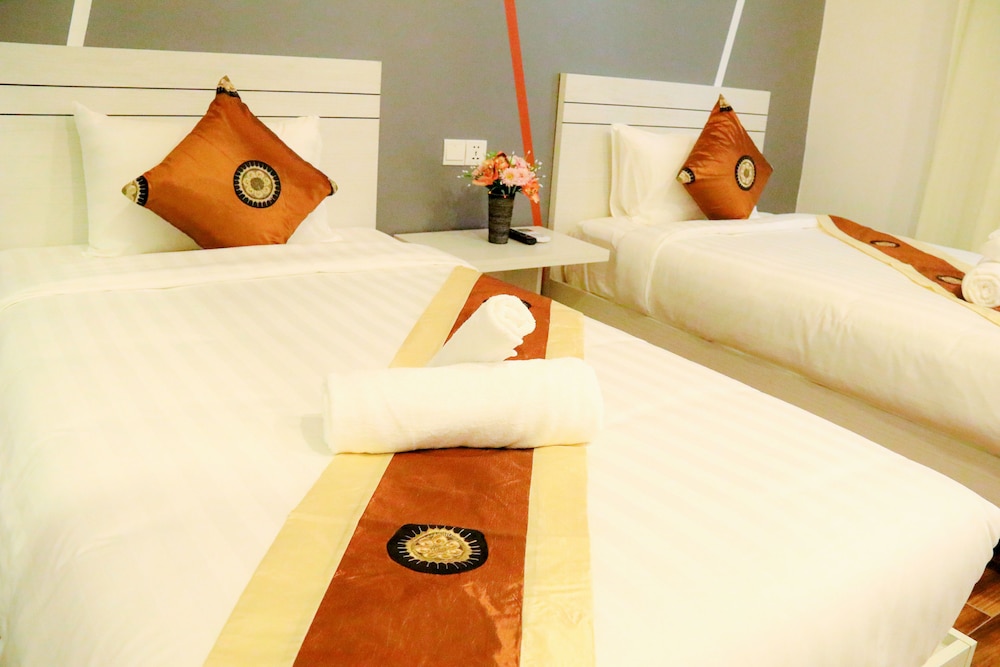 Superior Twin Room, Multiple Beds photo 3