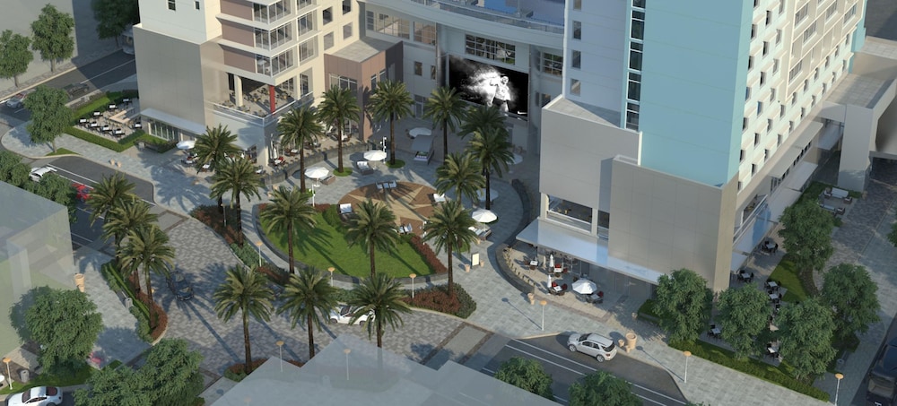 Premium Room, 1 King Bed (Promenade Corner with M Club Access) - Photo 7