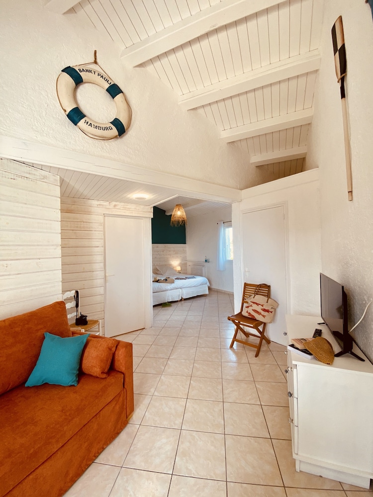 Superior Suite, Ocean View photo 1