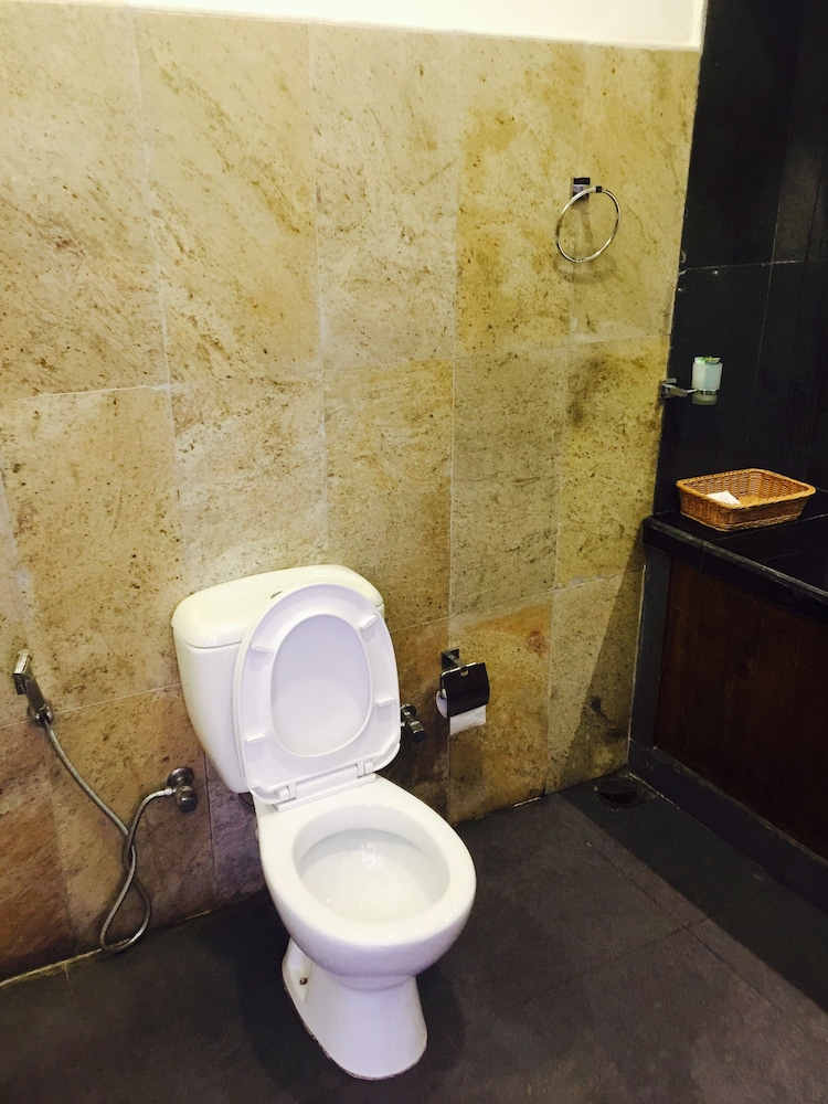 Deluxe Double Room, 1 Queen Bed, Ensuite photo 2