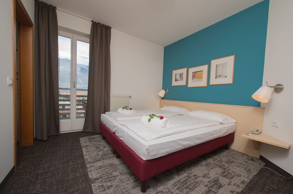 Standard Double or Twin Room photo 1