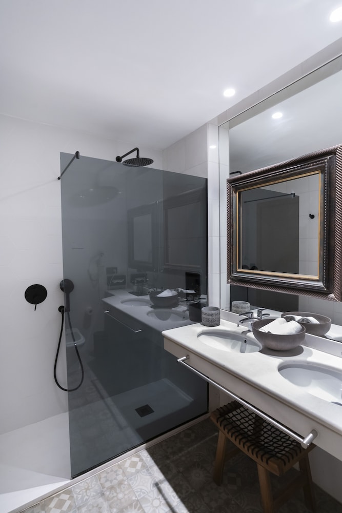 Superior Comfort Room - Photo 5