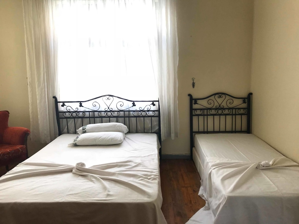 Family Quadruple Room photo 1