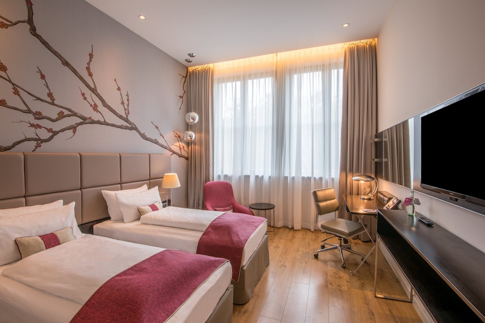 Standard Room, Multiple Beds photo 3