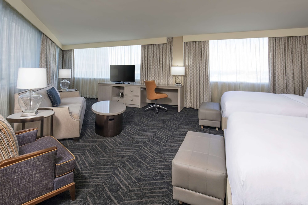 Junior Suite, 2 Queen Beds - Photo 9