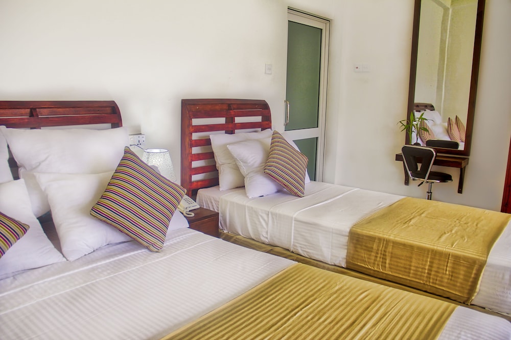 Deluxe Triple Room photo 2