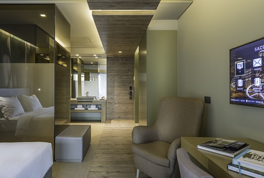 Side Ocean Room