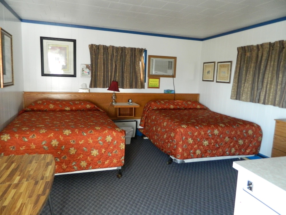 Room, 2 Queen Beds photo 1