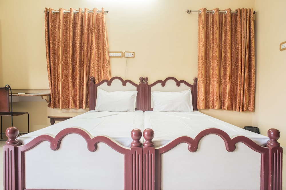 Deluxe Room - Photo 15
