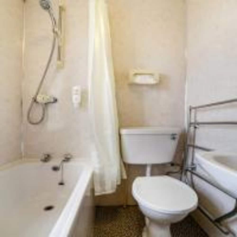 Deluxe Suite photo 3