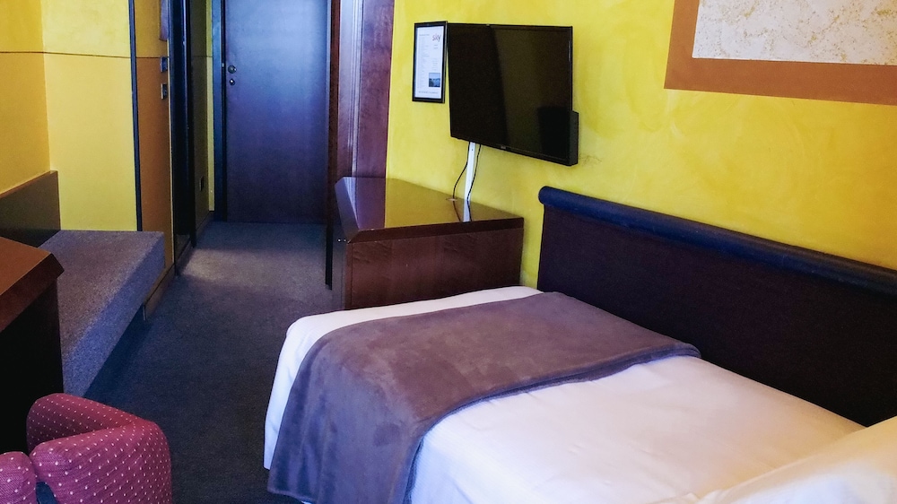 Economy Single Room, Lake View photo 2
