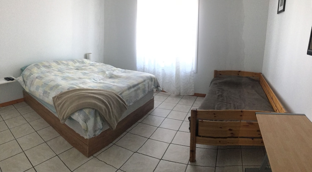 Standard Room, Multiple Beds, Courtyard View photo 1